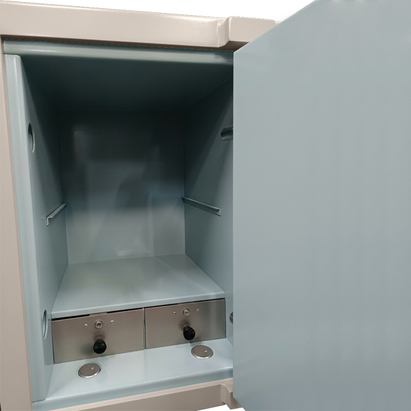 Pre-Used CMI Plate Door Safe No. SG132 - Interior View