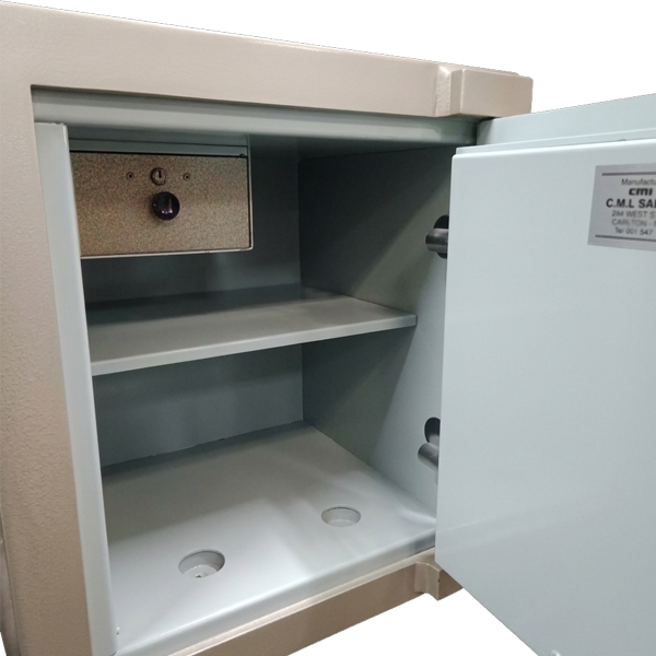 Pre-Used CMI Plate Door Safe No. SG135 - Interior View